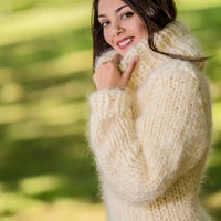 8-Strand Thick Mohair Sweater – Hand-Knitted Fluffy Oversized Turtleneck Pullover T330
