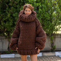 10-Strand Chunky Wool Sweater – Hand-Knitted Brown Oversized Pullover T1229