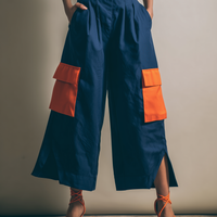 Women’s Navy Blue High-Waisted Pleated Culottes With Orange Contrast Cargo Pockets & Slit MDZ2777D7T