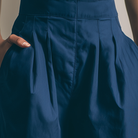 Women’s Navy Blue High-Waisted Pleated Culottes With Orange Contrast Cargo Pockets & Slit MDZ2777D7T