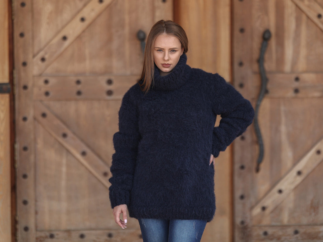Baby Suri Alpaca Sweater, Fluffy Texture, Hand Knitted Turtleneck, Soft Warm Knit Fit T2218