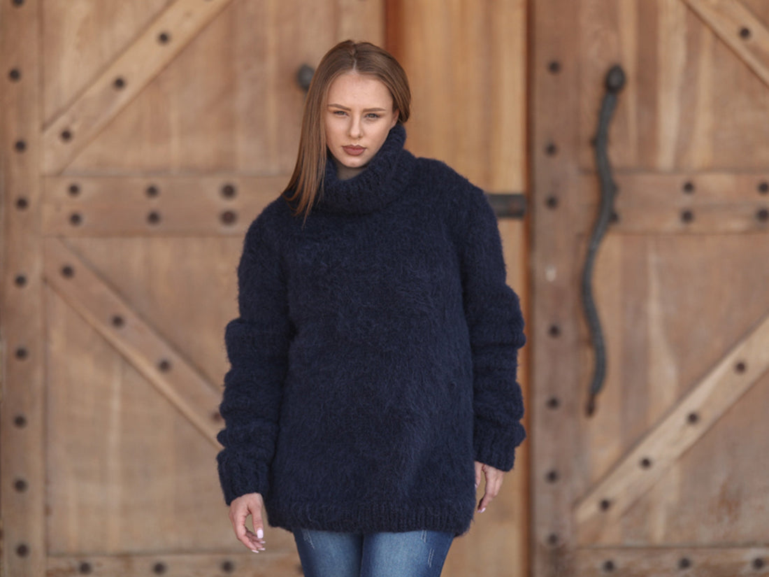 Baby Suri Alpaca Sweater, Fluffy Texture, Hand Knitted Turtleneck, Soft Warm Knit Fit T2218