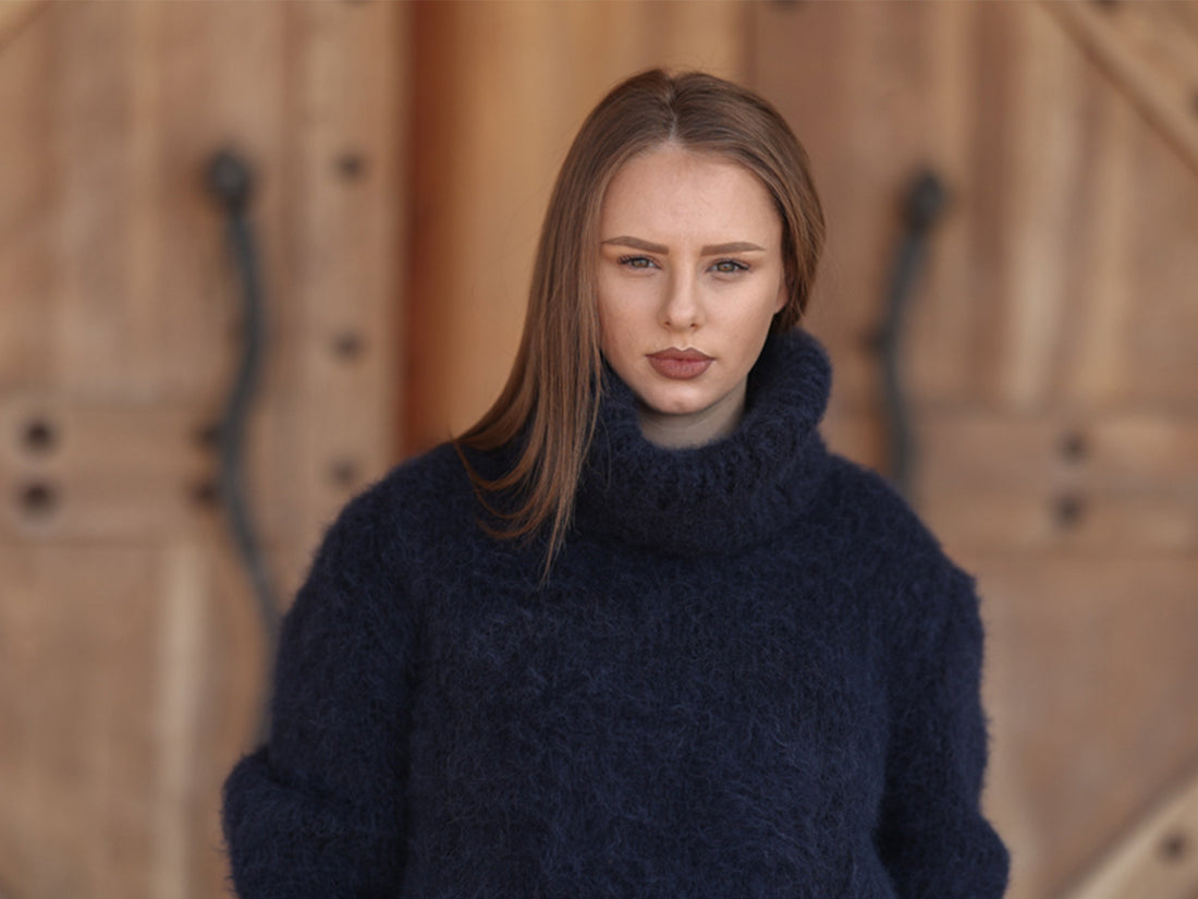 Baby Suri Alpaca Sweater, Fluffy Texture, Hand Knitted Turtleneck, Soft Warm Knit Fit T2218