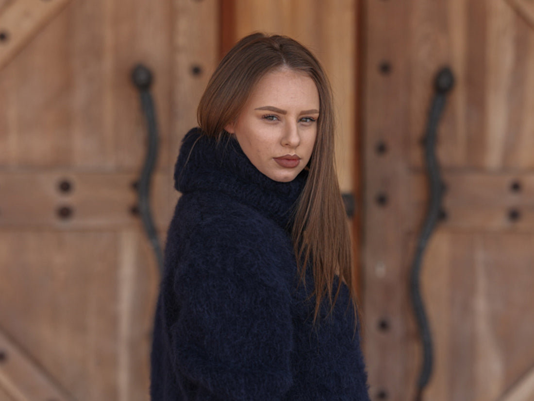 Baby Suri Alpaca Sweater, Fluffy Texture, Hand Knitted Turtleneck, Soft Warm Knit Fit T2218