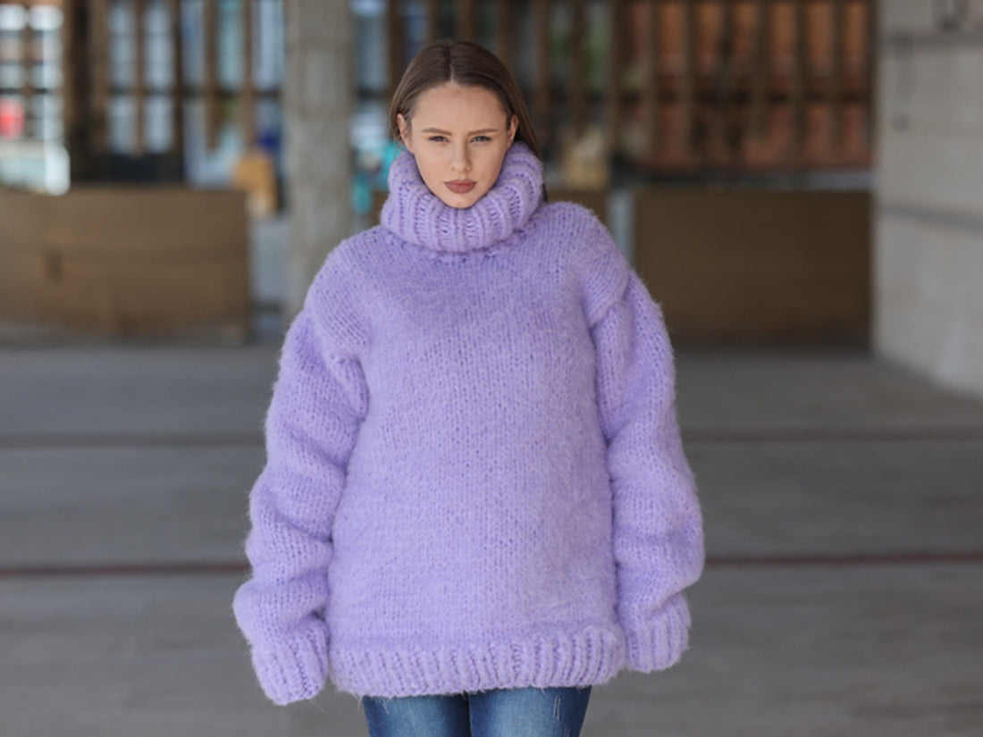 Purple Alpaca Sweater, 20 Strand Knit, Hand Knitted Fluffy Texture, Chunky Turtleneck Fit T2219