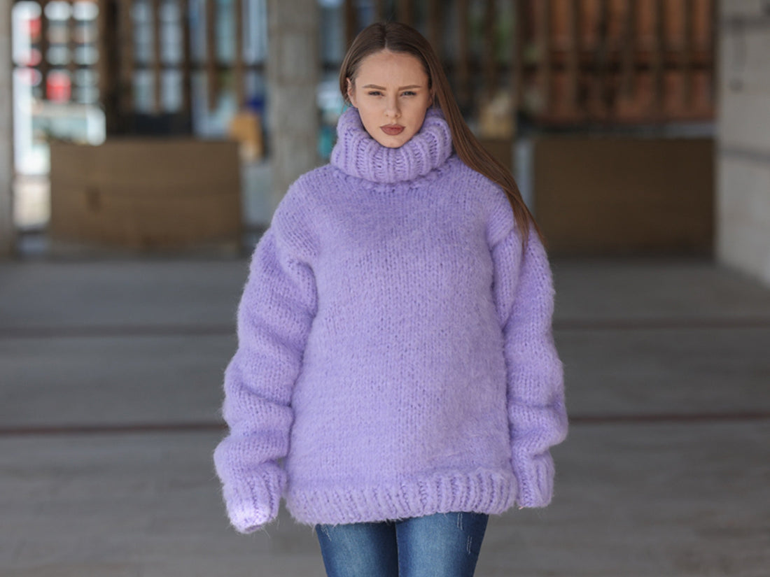 Purple Alpaca Sweater, 20 Strand Knit, Hand Knitted Fluffy Texture, Chunky Turtleneck Fit T2219