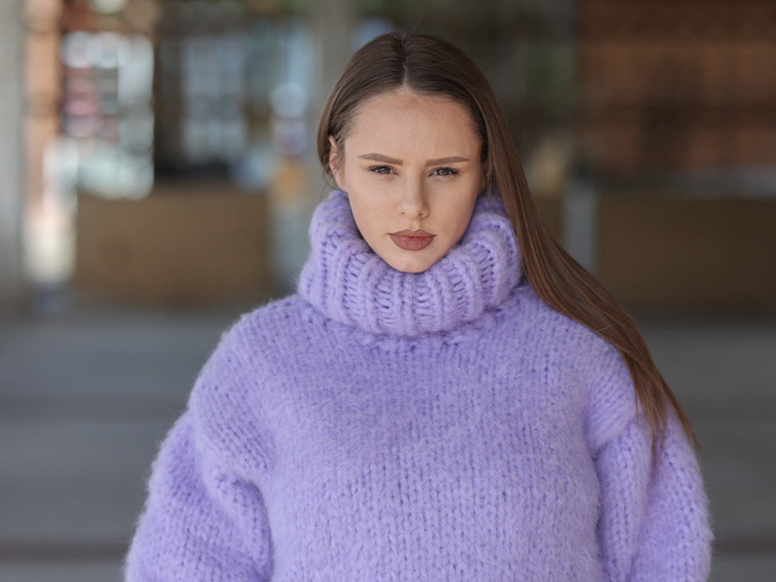 Purple Alpaca Sweater, 20 Strand Knit, Hand Knitted Fluffy Texture, Chunky Turtleneck Fit T2219