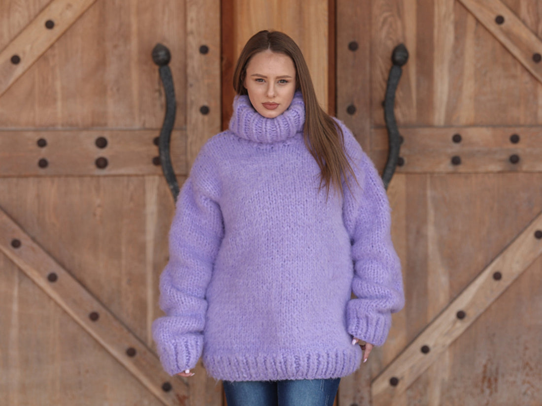 Purple Alpaca Sweater, 20 Strand Knit, Hand Knitted Fluffy Texture, Chunky Turtleneck Fit T2219
