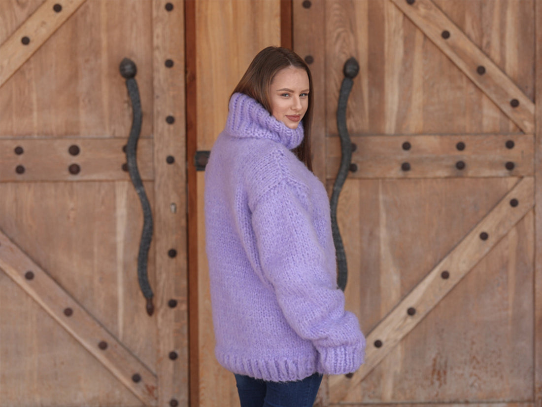 Purple Alpaca Sweater, 20 Strand Knit, Hand Knitted Fluffy Texture, Chunky Turtleneck Fit T2219