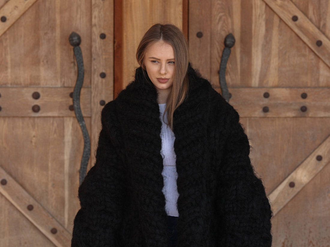 25-Strand Mohair Cardigan with Oversized Collar and Honeycomb Knit Coat T2206