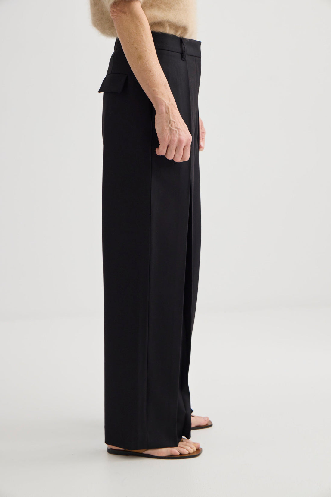 Invert Pleat Trouser - Black