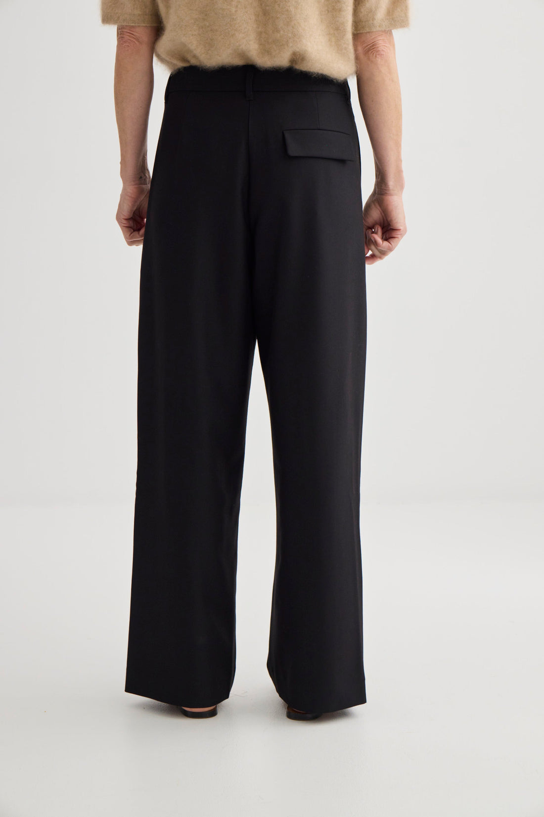 Invert Pleat Trouser - Black