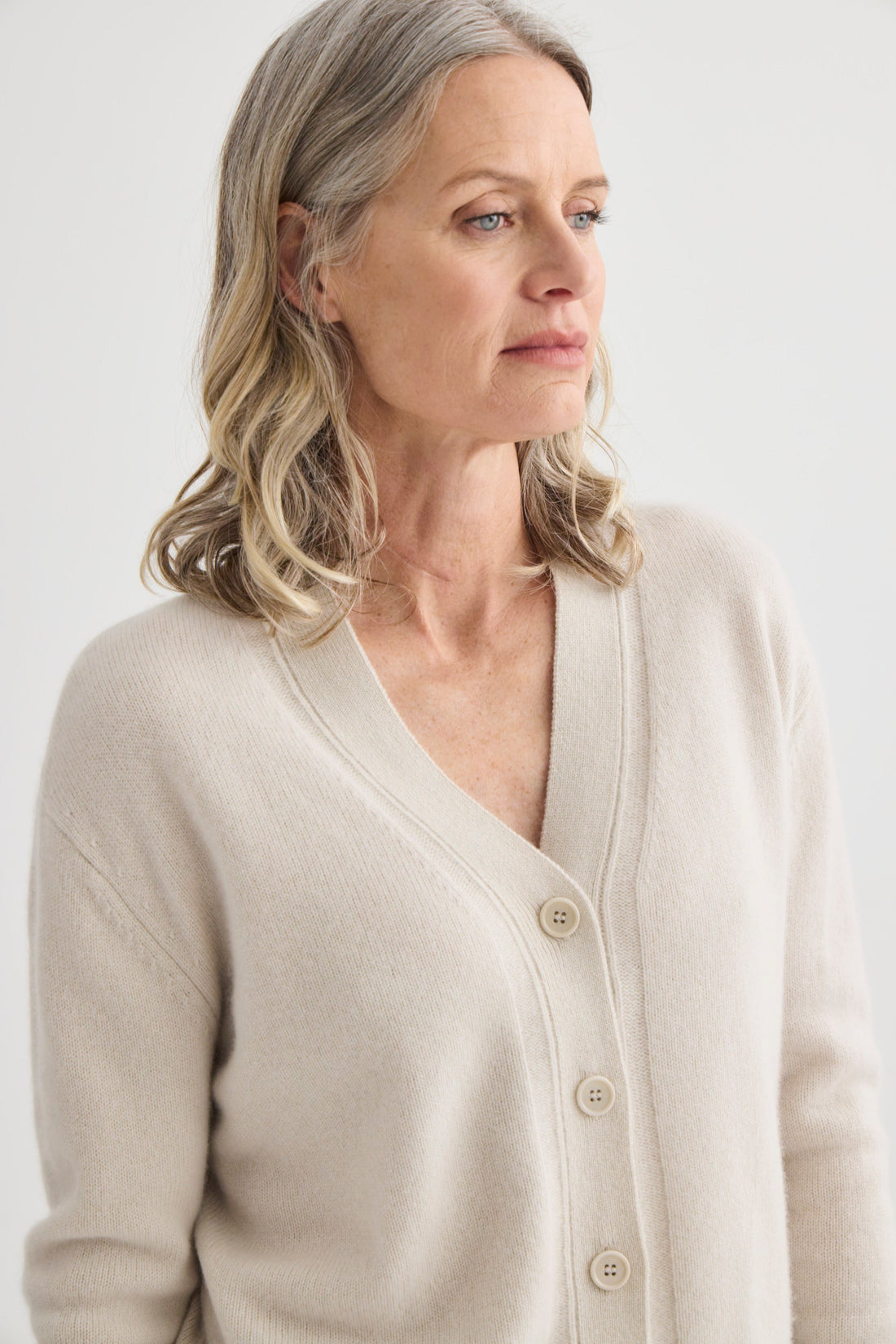 Cashmere V-Neck Cardigan - Oyster