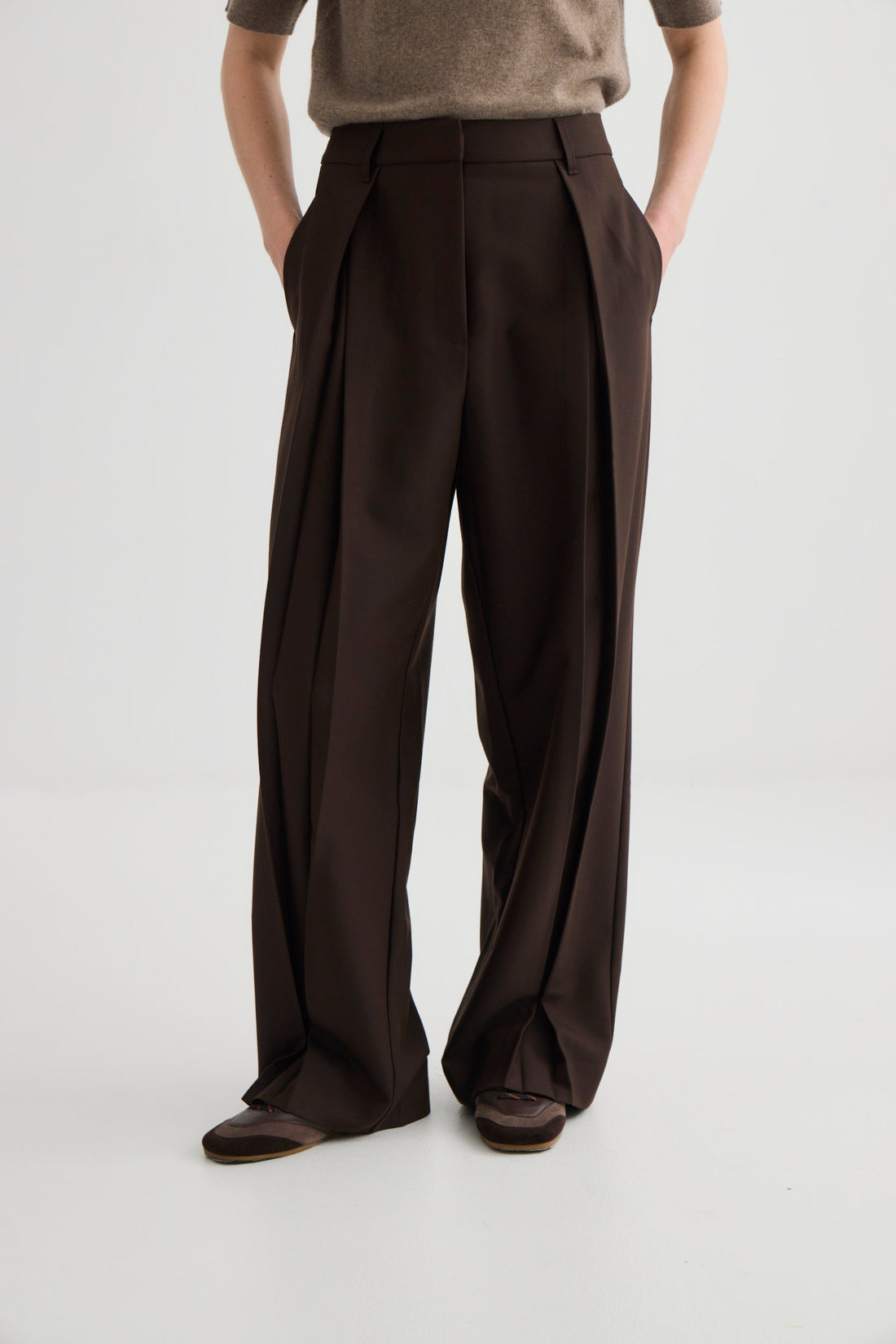 Invert Pleat Trouser - Truffle