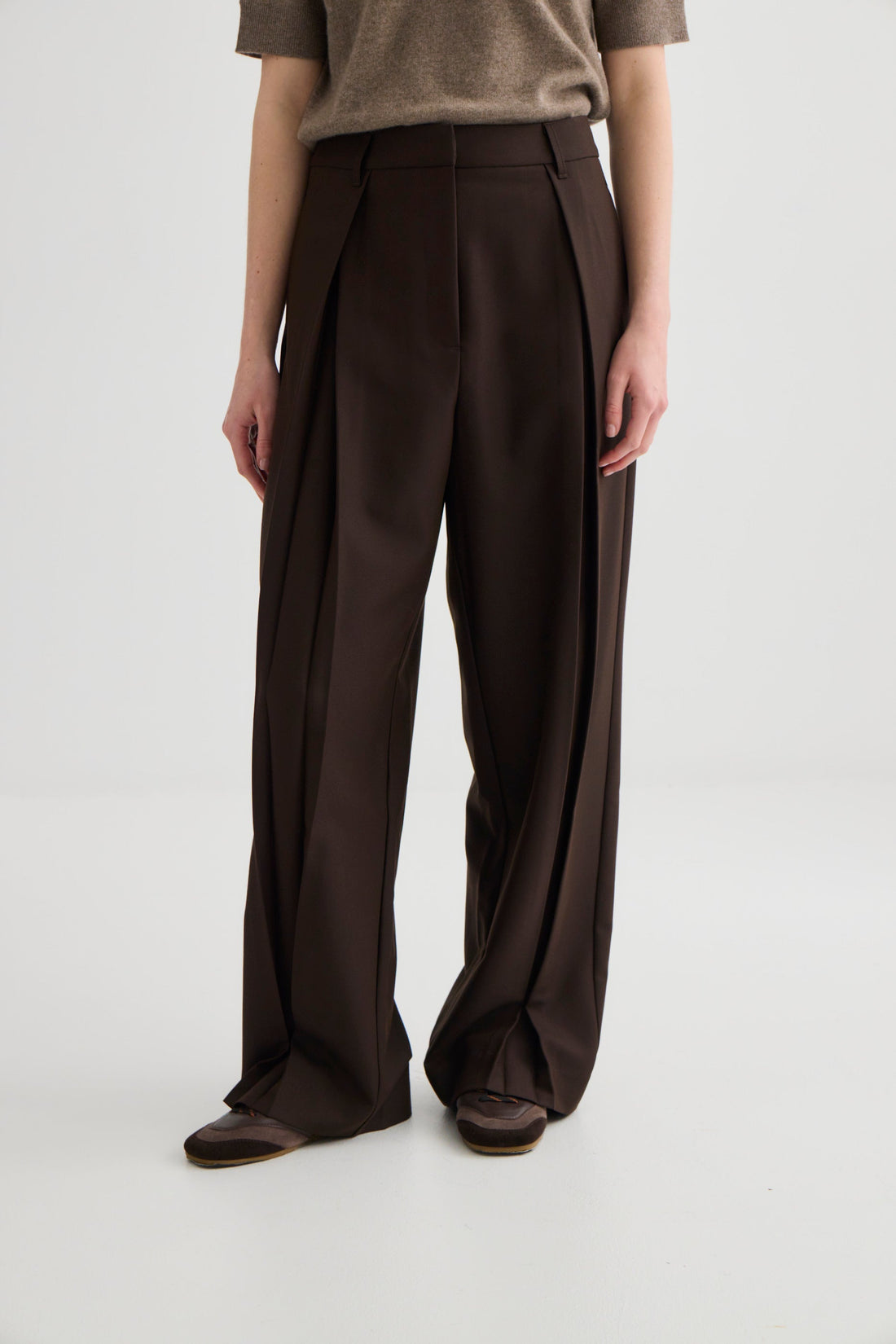 Invert Pleat Trouser - Truffle