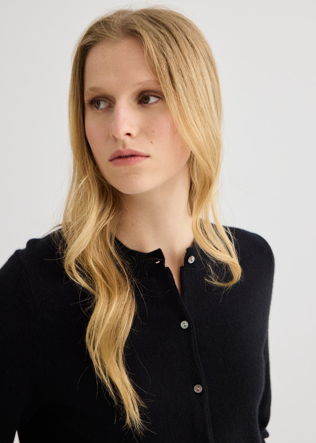 Cashmere Crew Neck Cardigan - Black