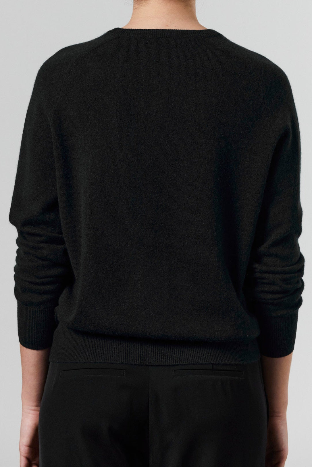 Amy Cashmere V-Neck - Black