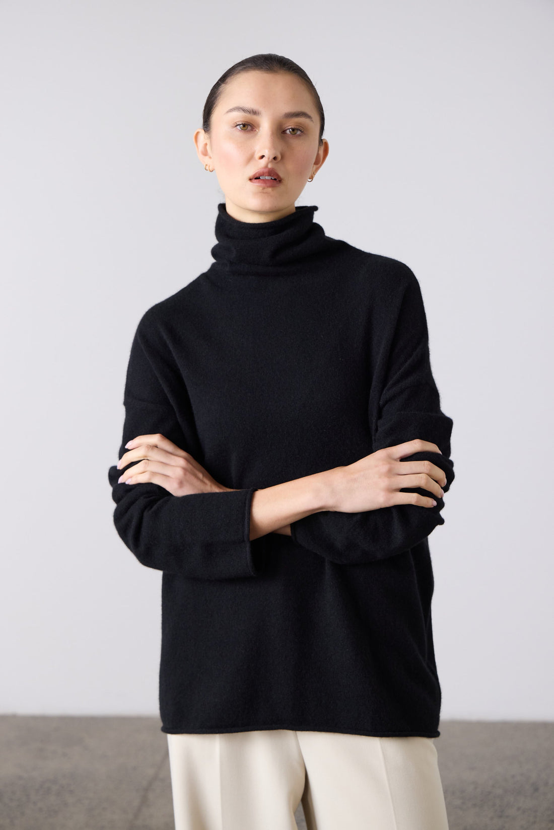 Mara Cashmere Funnel Neck - Black