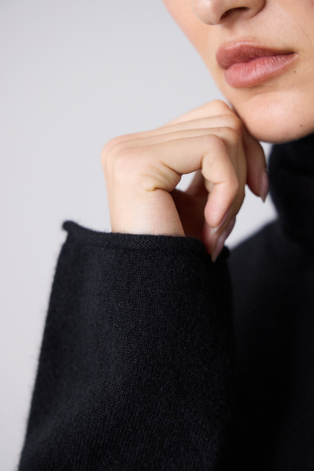 Mara Cashmere Funnel Neck - Black