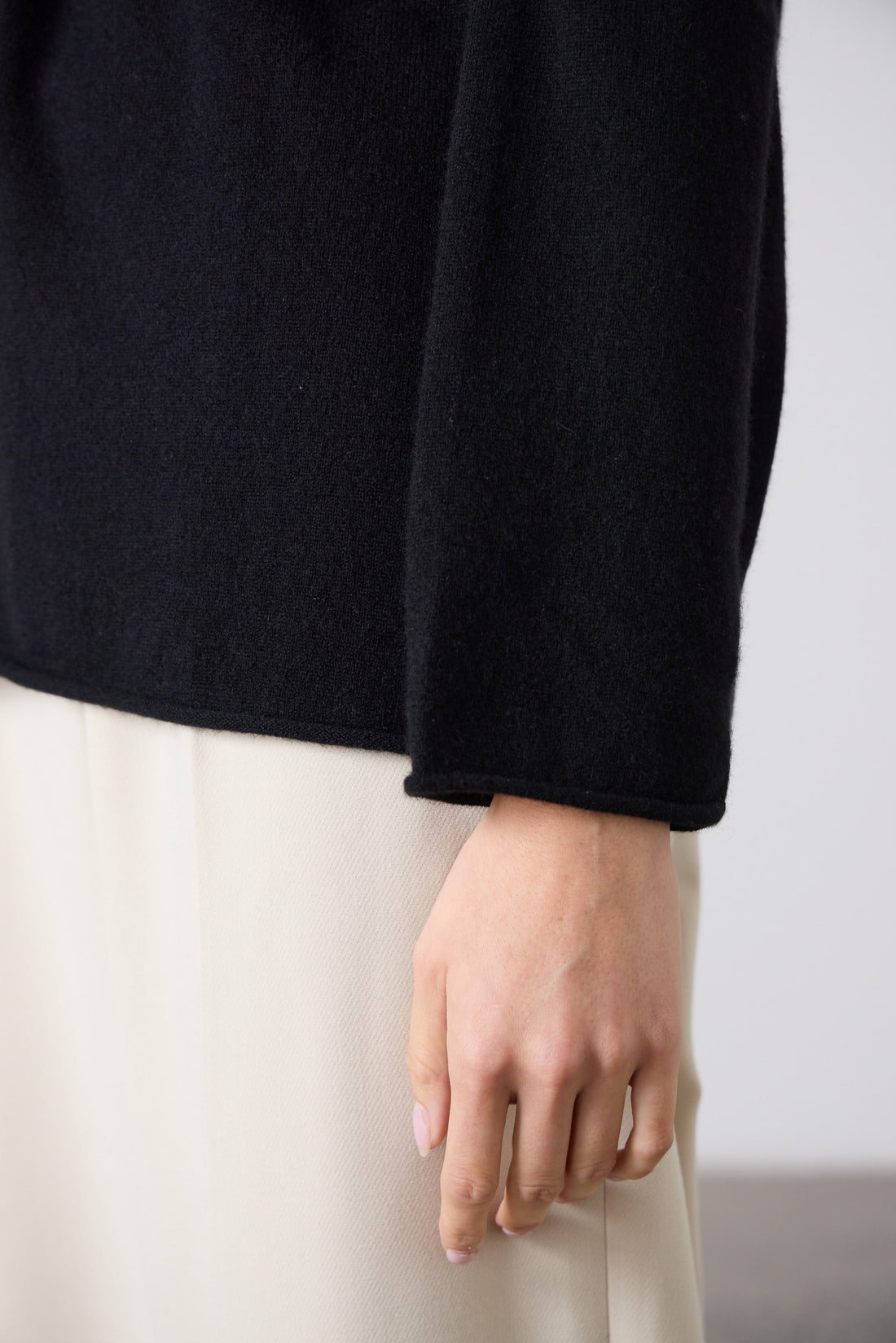 Mara Cashmere Funnel Neck - Black