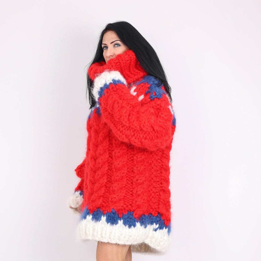 Icelandic Mohair Sweater – 4–5 kg 15-Strand Hand-Knitted Chunky Nordic Long Turtleneck Jumper T1614