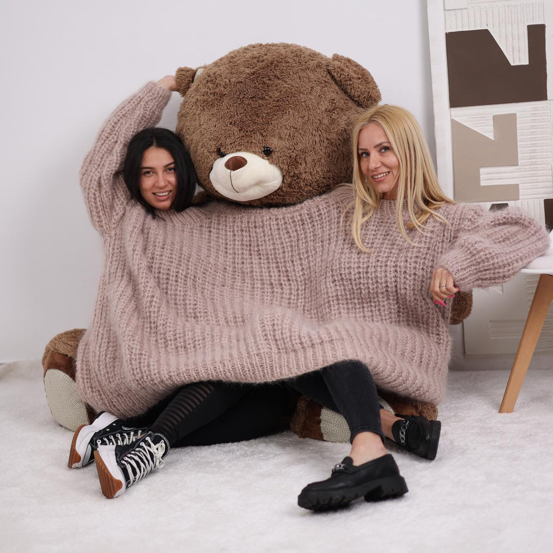 Mohair Sweater for Two – Double Neck Oversized Knit – Hand-Knitted 3-Strand Fluffy Pullover T1844