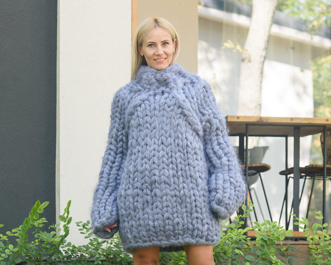 Fluffy 40-Strand Mohair Sweater – Extra Thick Hand-Knitted Gray Pullover T880M