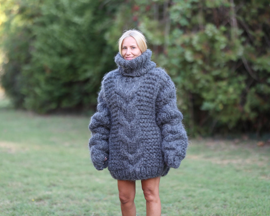 20-Strand Thick Mohair Sweater – Hand-Knitted Blue Chunky Cable Knit Jumper T1461