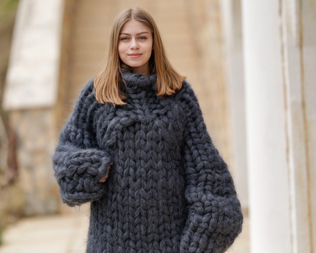 40-Strand Gray Mohair Sweater – Heavy Fluffy Hand-Knitted Thick Oversized Pullover T1374
