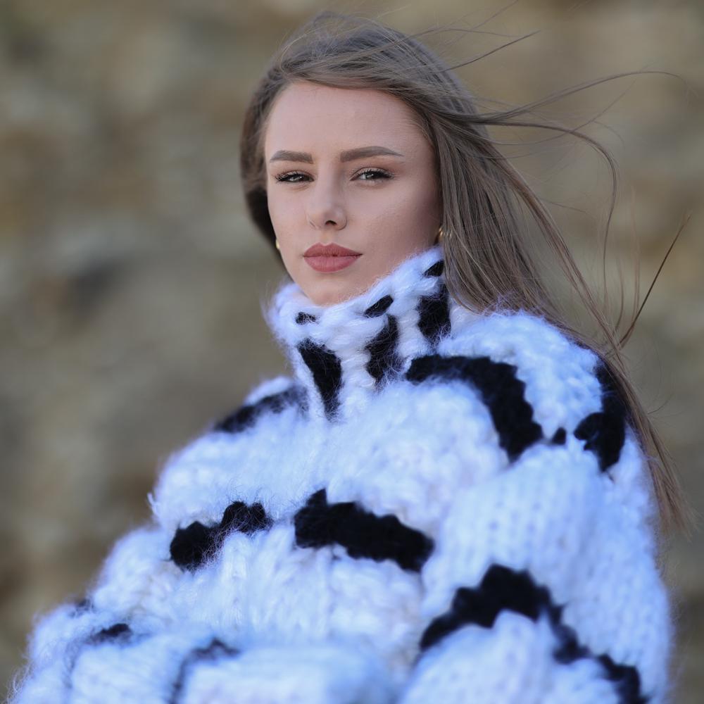 20-Strand Chunky Mohair Sweater – Oversized Hand-Knitted Black and White Cable Knit Jumper T1960